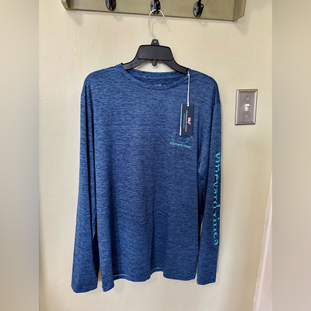 NEW WITH TAGS!! Vineyard Vines Men's Ocean Blue Long Sleeve Performance Shirt.